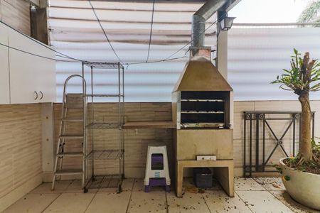 Casa à venda com 220m², 3 quartos e 2 vagas Casa à venda com 220m², 3 quartos e 2 vagasChurrasqueira