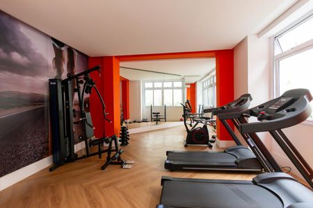 Apartamento à venda com 43m², 2 quartos e 1 vaga Apartamento à venda com 43m², 2 quartos e 1 vagaÁrea comum - Academia