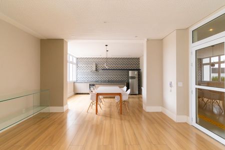 Apartamento à venda com 42m², 2 quartos e 1 vaga Apartamento à venda com 42m², 2 quartos e 1 vagaÁrea comum - Salão de festas