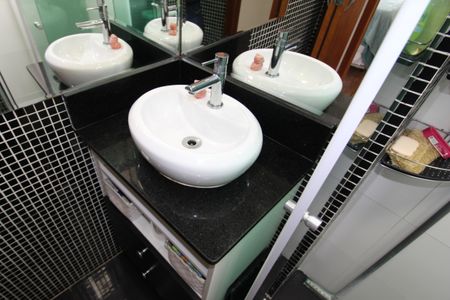 Apartamento à venda com 47m², 2 quartos e 1 vagaBanheiro Social