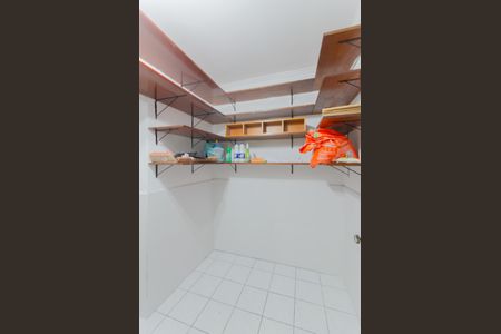 Casa à venda com 220m², 4 quartos e 2 vagasDespensa