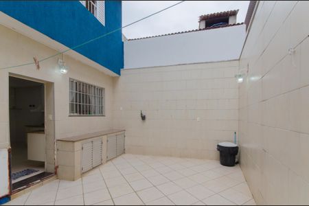 Casa à venda com 220m², 4 quartos e 2 vagasQuintal