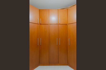 Casa à venda com 220m², 4 quartos e 2 vagasSuíte