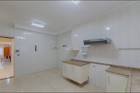 Casa à venda com 220m², 4 quartos e 2 vagasCozinha