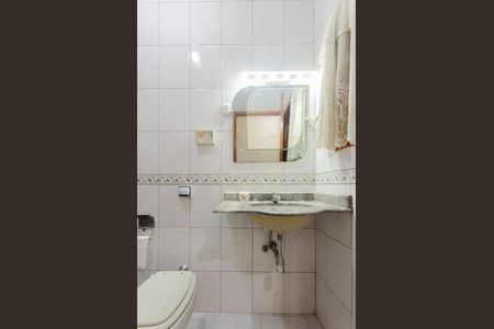 Casa à venda com 220m², 4 quartos e 2 vagasBanheiro Social