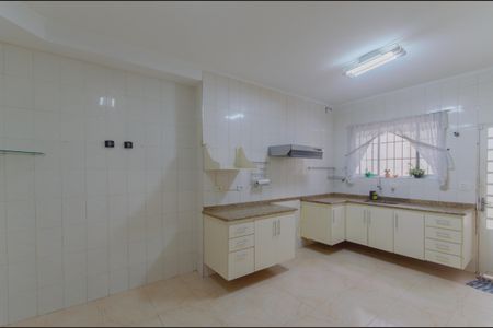 Casa à venda com 220m², 4 quartos e 2 vagasCozinha