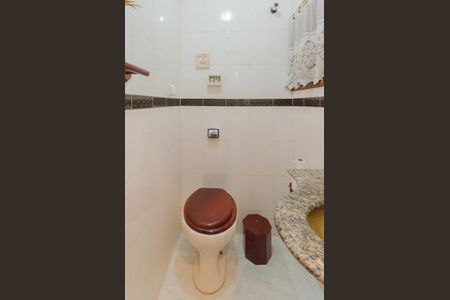 Casa à venda com 220m², 4 quartos e 2 vagasLavabo