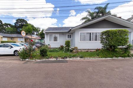 Casa de condomínio para alugar com 120m², 3 quartos e sem vaga Casa de condomínio para alugar com 120m², 3 quartos e sem vagaFachada