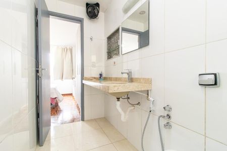 Casa de condomínio para alugar com 120m², 3 quartos e sem vaga Casa de condomínio para alugar com 120m², 3 quartos e sem vagaBanheiro da Suíte