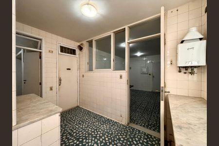 Apartamento à venda com 164m², 3 quartos e 1 vagaÁrea de serviço