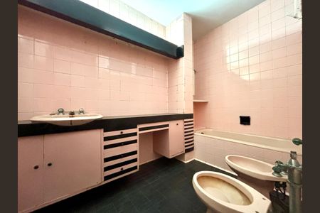 Apartamento à venda com 164m², 3 quartos e 1 vagaBanheiro social 1