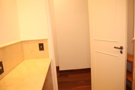 Apartamento para alugar com 348m², 2 quartos e 2 vagasLavabo