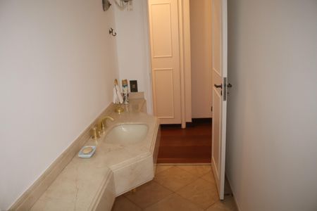 Apartamento para alugar com 348m², 2 quartos e 2 vagasLavabo