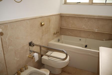 Apartamento para alugar com 348m², 2 quartos e 2 vagasBanheiro da Suíte