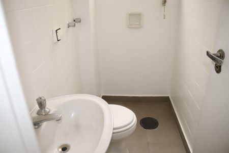 Apartamento para alugar com 348m², 2 quartos e 2 vagasBanheiro de Serviço