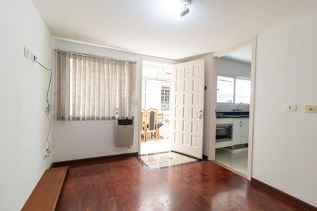 Sala de casa de condomínio para alugar com 2 quartos, 60m² em São Braz, Curitiba