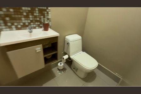 Casa à venda com 93m², 3 quartos e 4 vagasLavabo