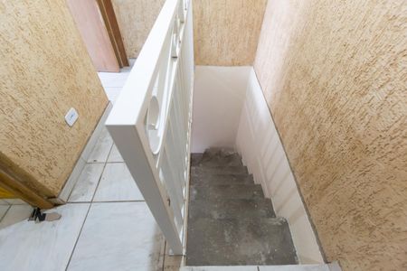 Casa para alugar com 75m², 2 quartos e sem vagaEscada