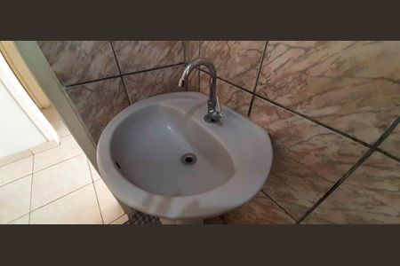 Casa à venda com 114m², 2 quartos e 2 vagas Casa à venda com 114m², 2 quartos e 2 vagasBanheiro