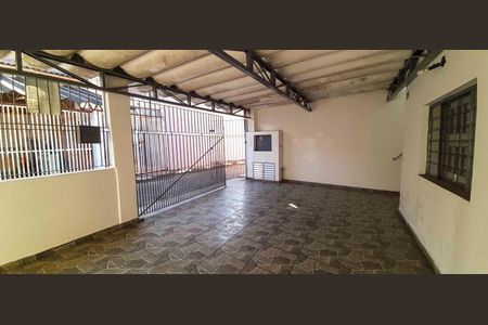 Casa à venda com 114m², 2 quartos e 2 vagas Casa à venda com 114m², 2 quartos e 2 vagasGaragem