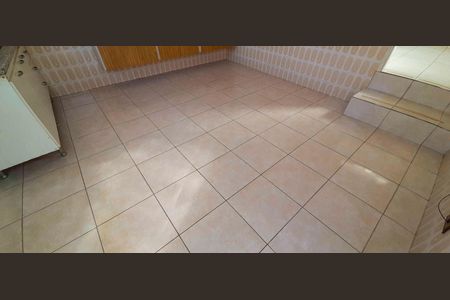 Casa à venda com 114m², 2 quartos e 2 vagas Casa à venda com 114m², 2 quartos e 2 vagasCozinha