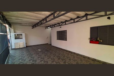 Casa à venda com 114m², 2 quartos e 2 vagas Casa à venda com 114m², 2 quartos e 2 vagasGaragem