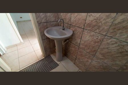 Casa à venda com 114m², 2 quartos e 2 vagas Casa à venda com 114m², 2 quartos e 2 vagasBanheiro