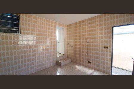 Casa à venda com 114m², 2 quartos e 2 vagas Casa à venda com 114m², 2 quartos e 2 vagasCozinha