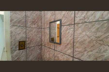 Casa à venda com 114m², 2 quartos e 2 vagas Casa à venda com 114m², 2 quartos e 2 vagasBanheiro