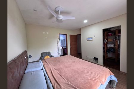 Casa à venda com 320m², 4 quartos e 2 vagasSuíte 1