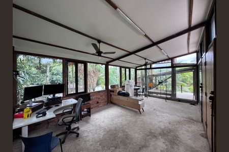 Casa à venda com 320m², 4 quartos e 2 vagasQuarto