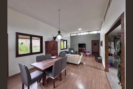 Sala de casa para alugar com 4 quartos, 320m² em Vargem Grande, Rio de Janeiro