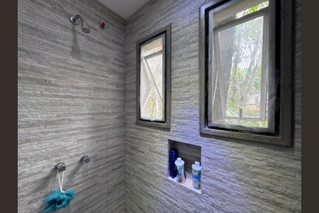 Casa à venda com 320m², 4 quartos e 2 vagasSuíte 2 - Banheiro