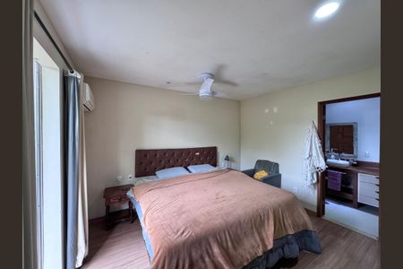 Casa à venda com 320m², 4 quartos e 2 vagasSuíte 1