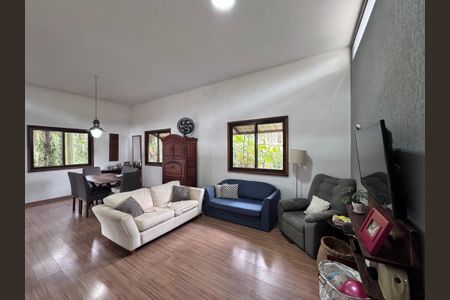 Casa à venda com 320m², 4 quartos e 2 vagasSala