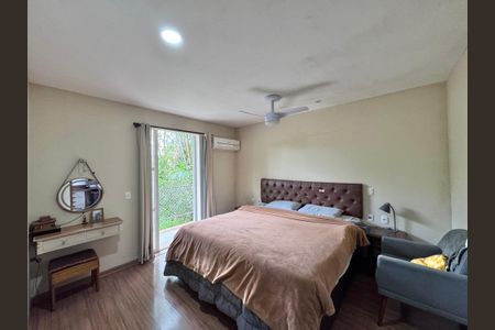 Casa à venda com 320m², 4 quartos e 2 vagasSuíte 1