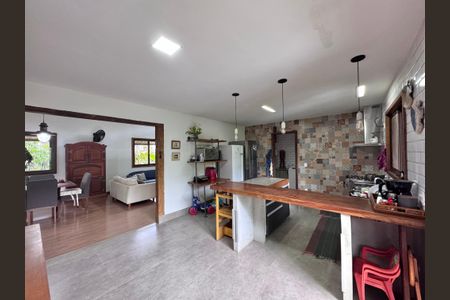 Casa à venda com 320m², 4 quartos e 2 vagasCozinha