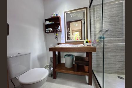 Casa à venda com 320m², 4 quartos e 2 vagasSuíte 2 - Banheiro