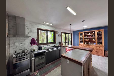 Casa à venda com 320m², 4 quartos e 2 vagasCozinha