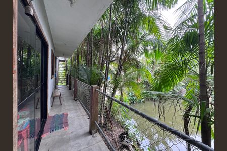 Casa à venda com 320m², 4 quartos e 2 vagasÁrea externa