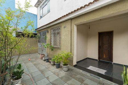 Casa à venda com 100m², 2 quartos e 4 vagasVaranda