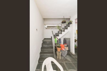 Casa à venda com 100m², 2 quartos e 4 vagasÁrea de Serviço - Acesso ao 2º andar