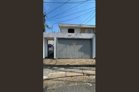 Casa à venda com 140m², 3 quartos e 2 vagasFachada