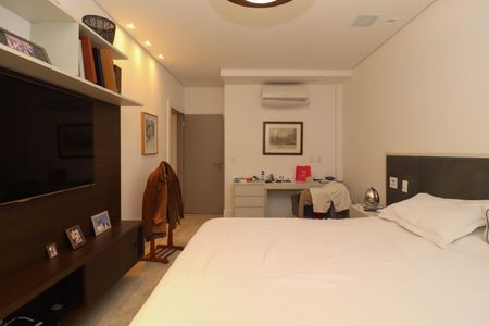 Apartamento para alugar com 156m², 2 quartos e 1 vagaSuíte