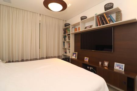 Apartamento para alugar com 156m², 2 quartos e 1 vagaSuíte