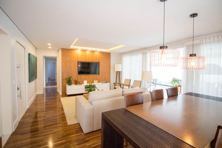Apartamento à venda com 208m², 4 quartos e 4 vagasSala