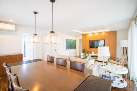 Apartamento à venda com 208m², 4 quartos e 4 vagasSala