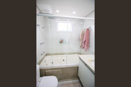 Apartamento à venda com 208m², 4 quartos e 4 vagasBanheiro da Suíte 4