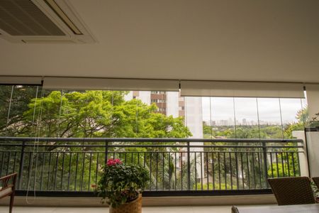 Apartamento à venda com 208m², 4 quartos e 4 vagasVaranda