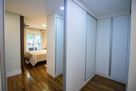 Apartamento à venda com 208m², 4 quartos e 4 vagasSuíte 4